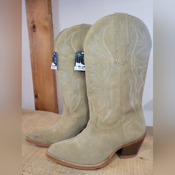 Idyllwind Women's Charmed Life Western Boots - Round Toe 8 Wide Calf - Picture 5 of 8